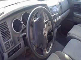 2010 TOYOTA TUNDRA WHITE, EXTD CAB, 5.7L AT, 4WD.  Z24915